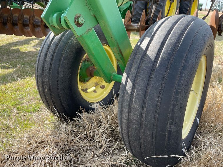 image for item MY9125 John Deere 630  tandem disk