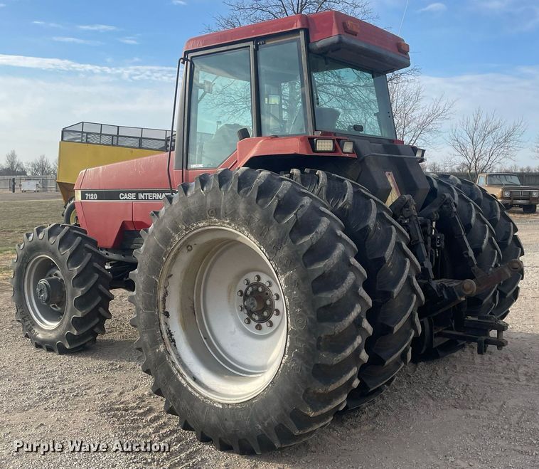 image for item MY9127 1988 Case IH 7120  MFWD tractor