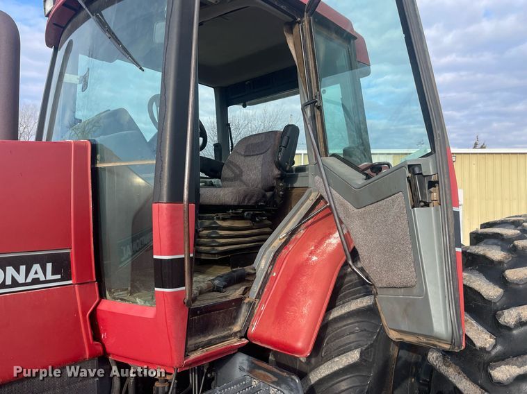 image for item MY9127 1988 Case IH 7120  MFWD tractor