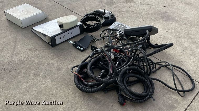 image for item MY9128 AG Leader Edge  auto guidance system