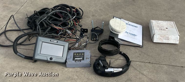 image for item MY9128 AG Leader Edge  auto guidance system