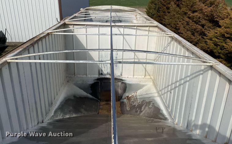 image for item MY9132 1995 DMF  grain trailer