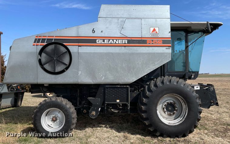 image for item MY9133 1995 Gleaner R-62  RWA combine