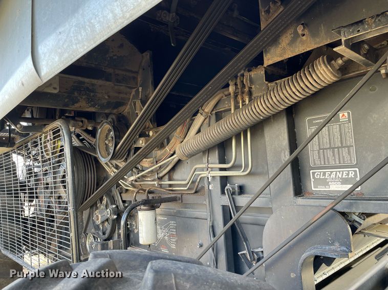 image for item MY9133 1995 Gleaner R-62  RWA combine