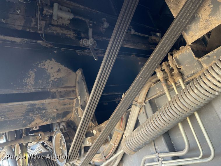 image for item MY9133 1995 Gleaner R-62  RWA combine