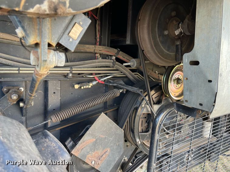 image for item MY9133 1995 Gleaner R-62  RWA combine