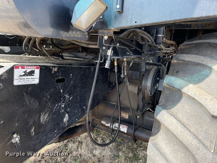 image for item MY9133 1995 Gleaner R-62  RWA combine