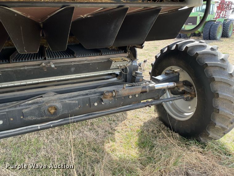 image for item MY9133 1995 Gleaner R-62  RWA combine