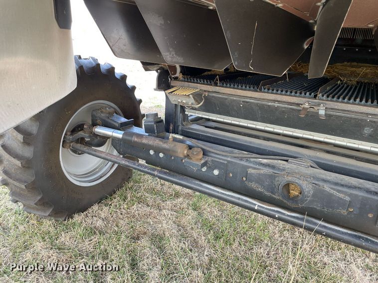 image for item MY9133 1995 Gleaner R-62  RWA combine