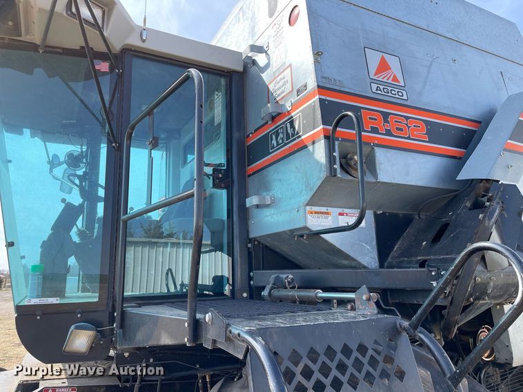 image for item MY9133 1995 Gleaner R-62  RWA combine