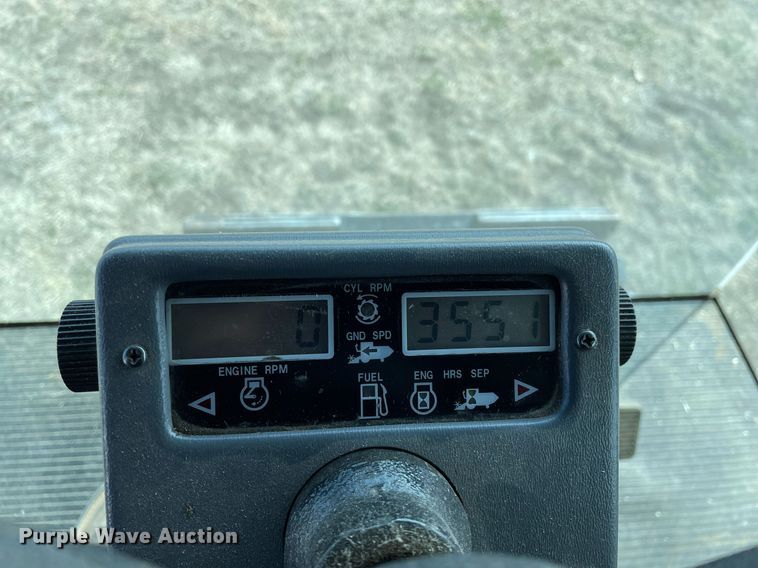 image for item MY9133 1995 Gleaner R-62  RWA combine