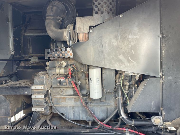 image for item MY9133 1995 Gleaner R-62  RWA combine