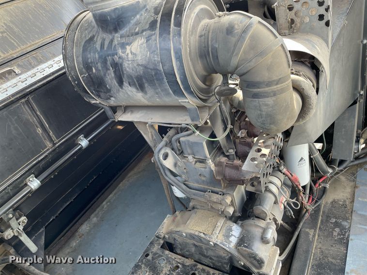 image for item MY9133 1995 Gleaner R-62  RWA combine