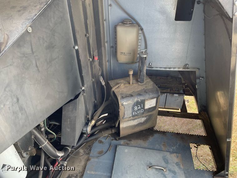 image for item MY9133 1995 Gleaner R-62  RWA combine