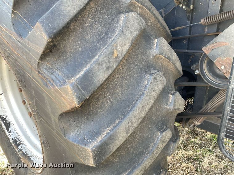 image for item MY9133 1995 Gleaner R-62  RWA combine