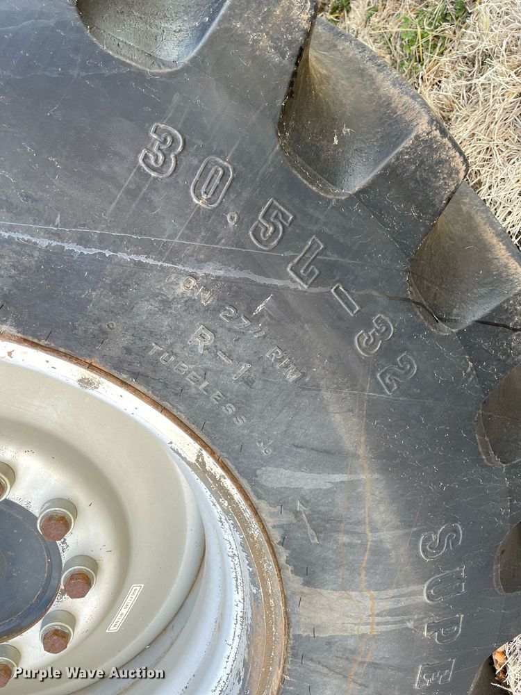 image for item MY9133 1995 Gleaner R-62  RWA combine