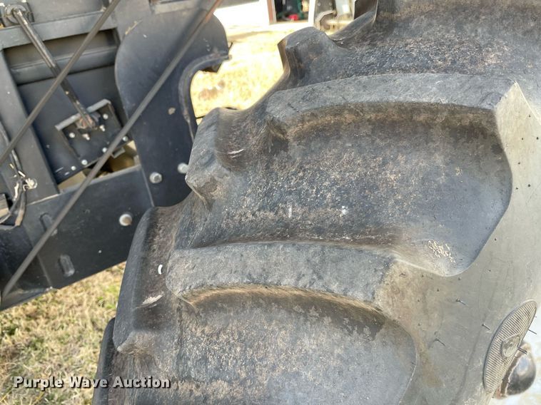 image for item MY9133 1995 Gleaner R-62  RWA combine