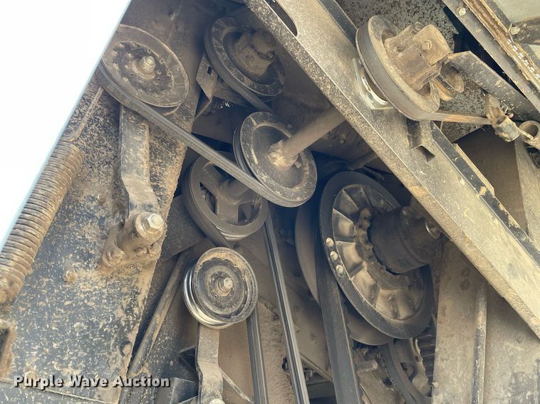 image for item MY9133 1995 Gleaner R-62  RWA combine