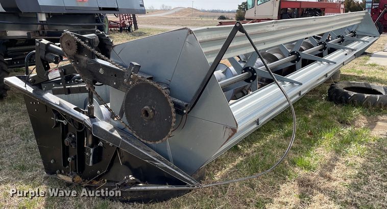 image for item MY9134 1996 AGCO 400  rigid head