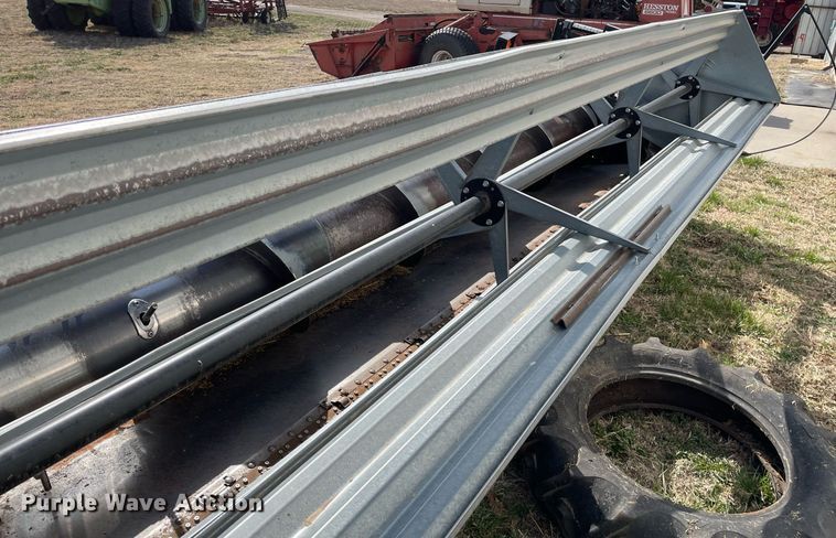 image for item MY9134 1996 AGCO 400  rigid head