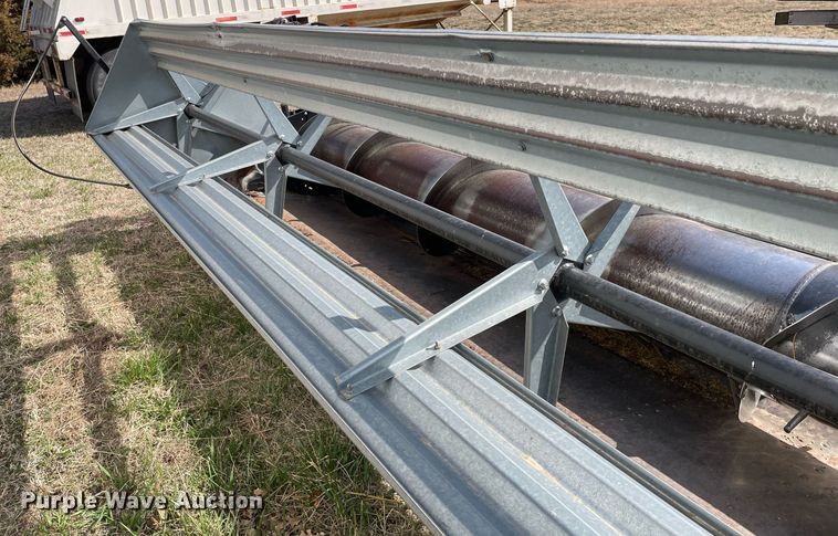 image for item MY9134 1996 AGCO 400  rigid head