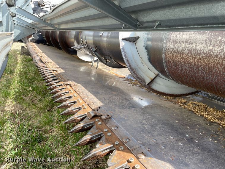 image for item MY9134 1996 AGCO 400  rigid head