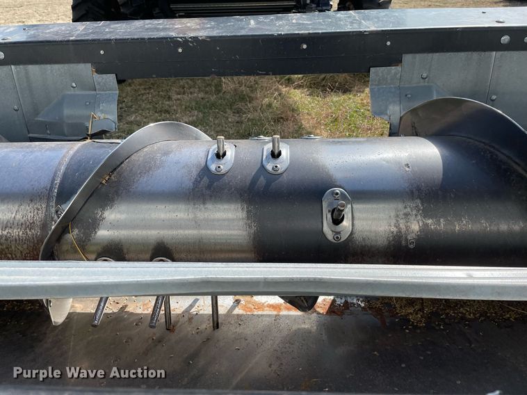 image for item MY9134 1996 AGCO 400  rigid head