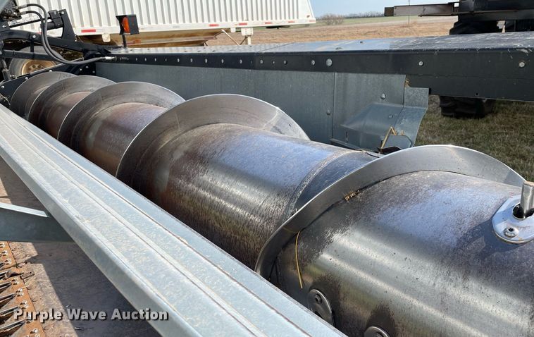 image for item MY9134 1996 AGCO 400  rigid head