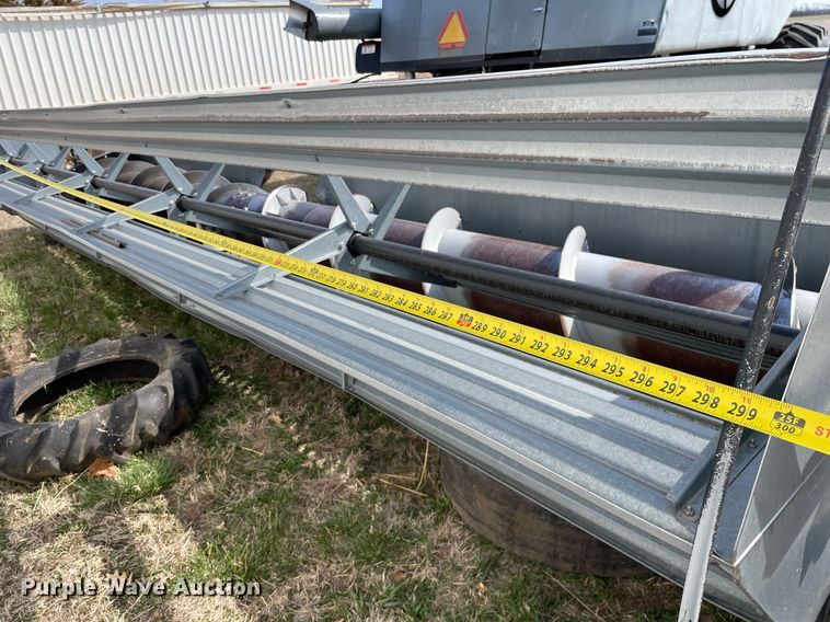 image for item MY9134 1996 AGCO 400  rigid head