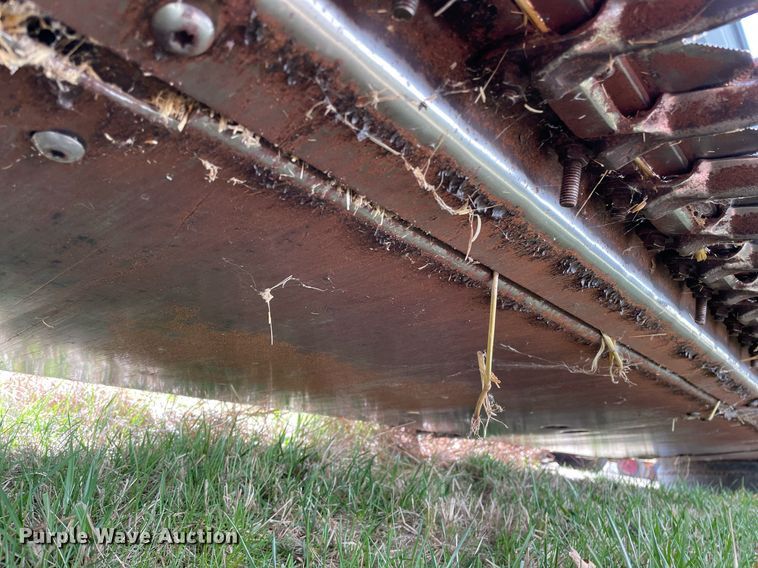 image for item MY9134 1996 AGCO 400  rigid head