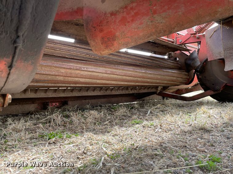 image for item MY9135 Hesston 6600  swather / windrower