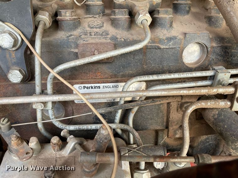 image for item MY9135 Hesston 6600  swather / windrower