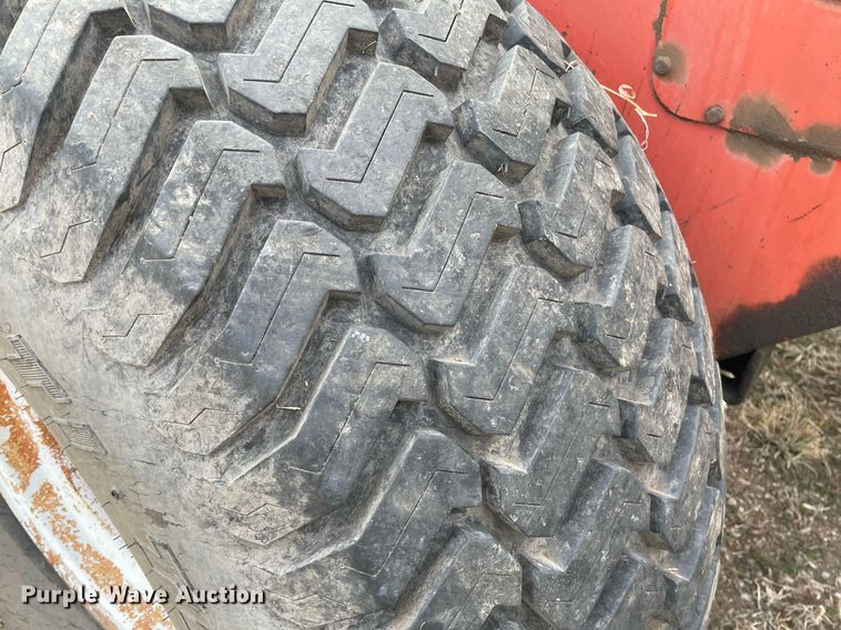 image for item MY9135 Hesston 6600  swather / windrower