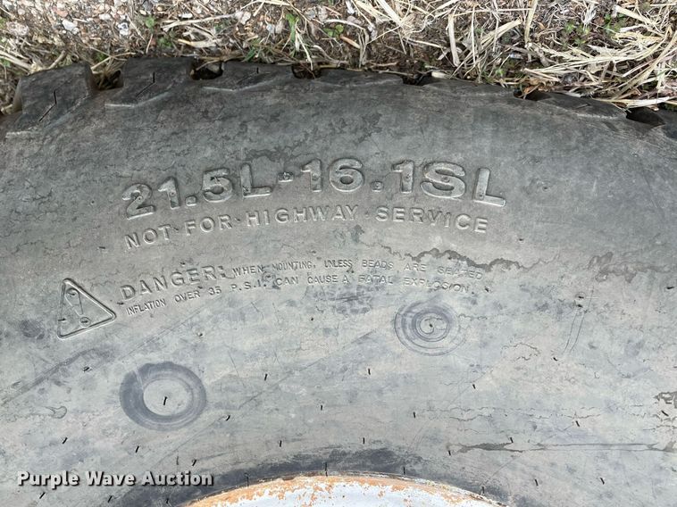 image for item MY9135 Hesston 6600  swather / windrower