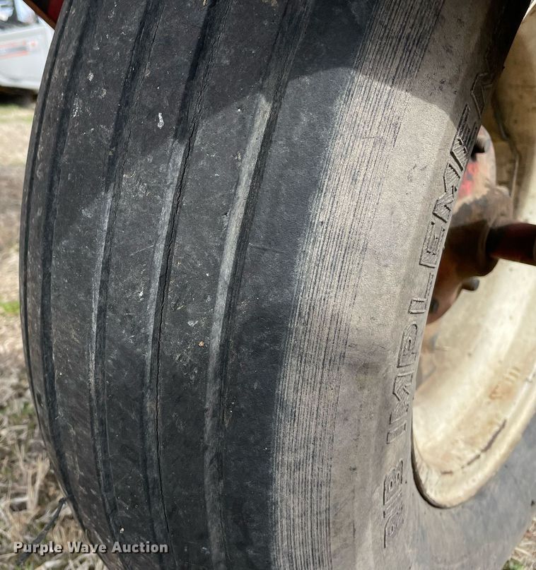 image for item MY9135 Hesston 6600  swather / windrower