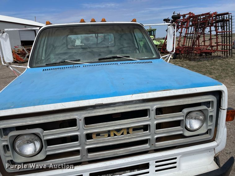 image for item MY9137 1980 GMC 6000  semi truck