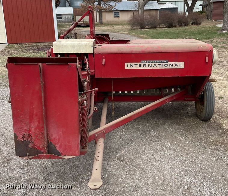 image for item MY9138 International Harvester 47  small square baler