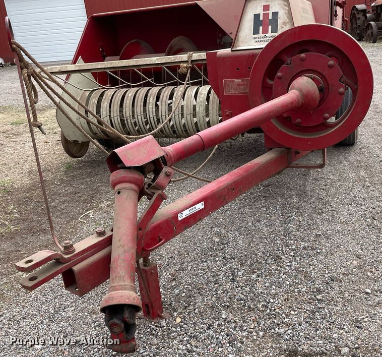image for item MY9138 International Harvester 47  small square baler