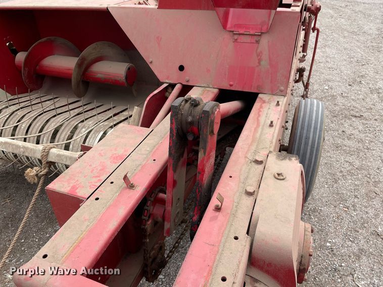 image for item MY9138 International Harvester 47  small square baler