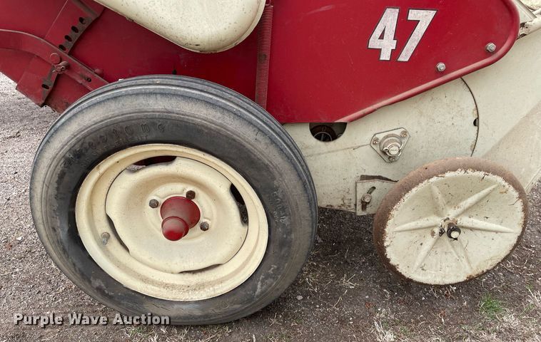 image for item MY9138 International Harvester 47  small square baler