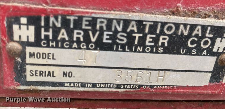 image for item MY9138 International Harvester 47  small square baler