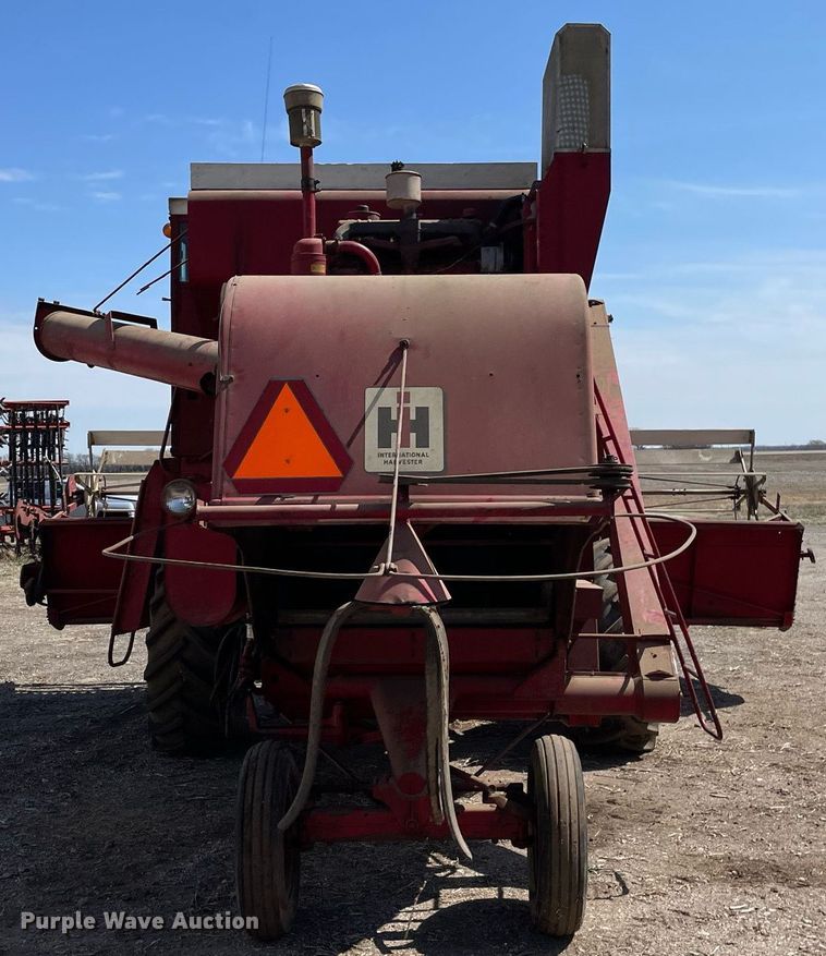 image for item MY9141 McCormick  combine