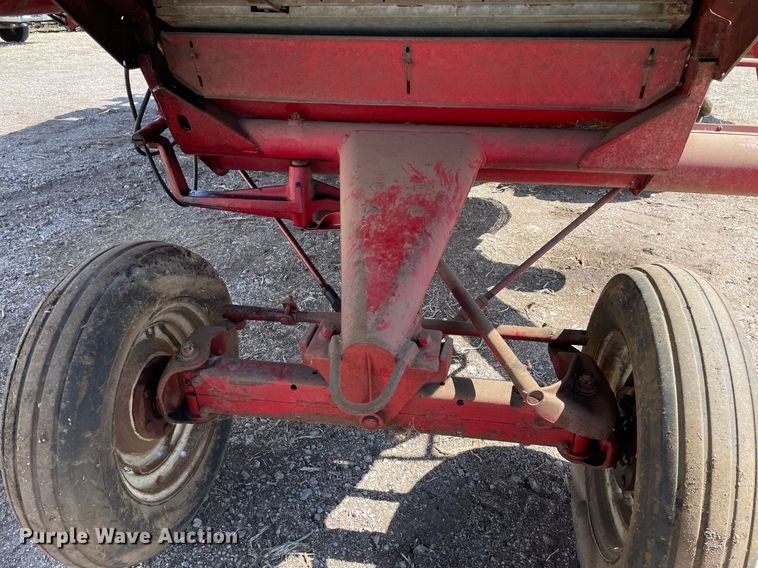 image for item MY9141 McCormick  combine