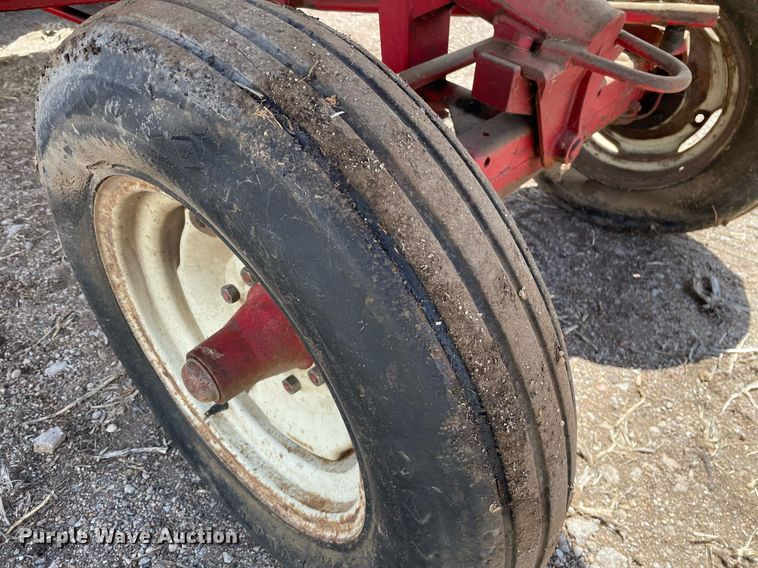 image for item MY9141 McCormick  combine