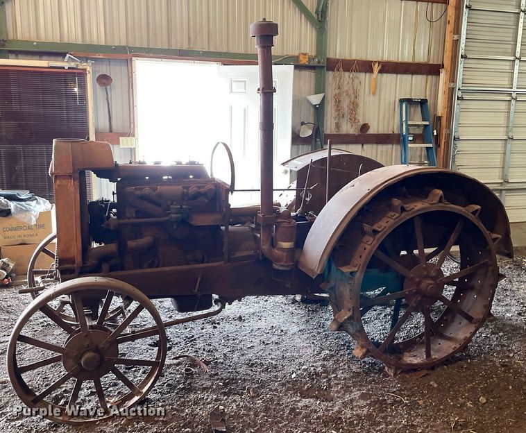 image for item MY9142 1928 McCormick-Deering 10-20  tractor