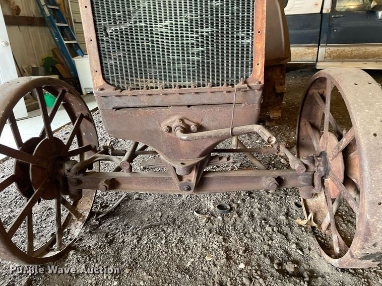 image for item MY9142 1928 McCormick-Deering 10-20  tractor
