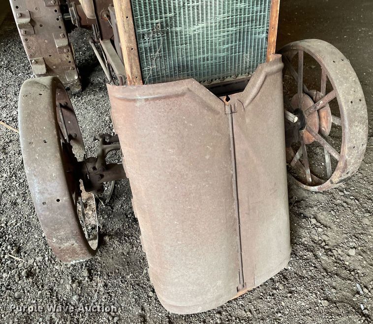 image for item MY9142 1928 McCormick-Deering 10-20  tractor