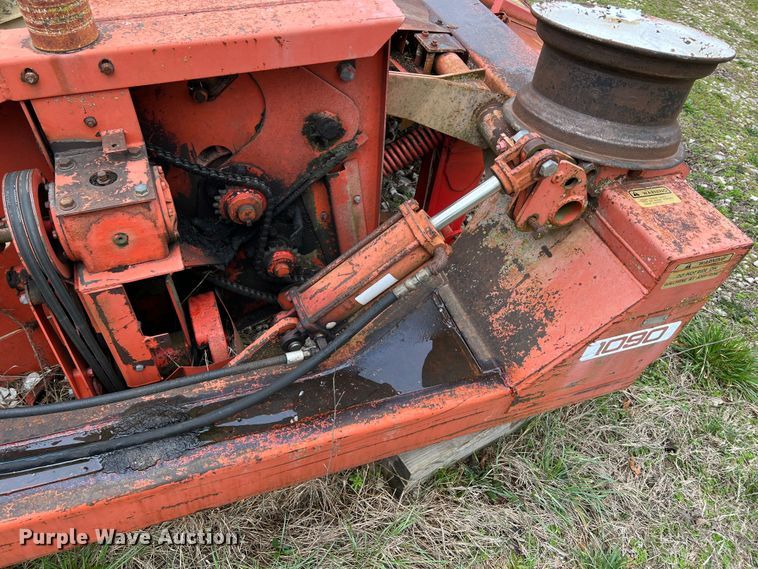 image for item MY9549 Hesston 1090  windrower