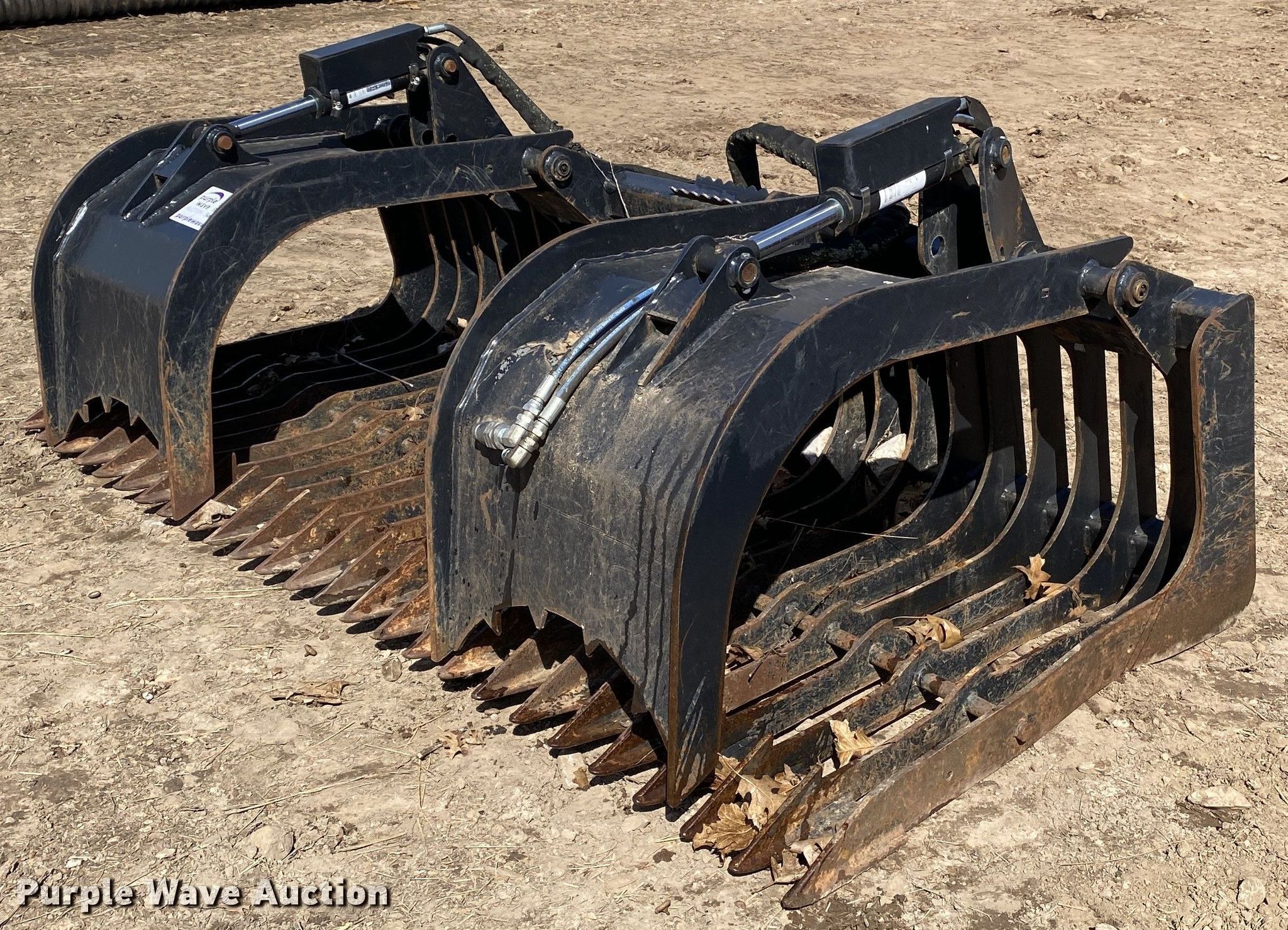 Jenkins 84" skid steer rock grapple bucket in Stilwell, OK Item