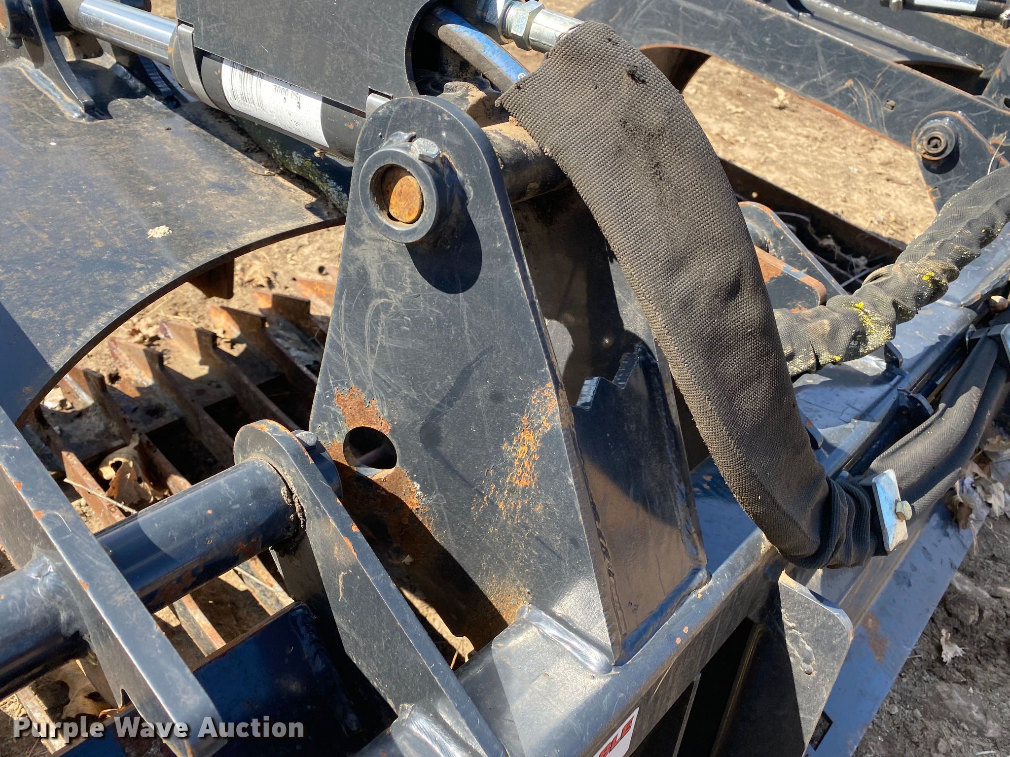 Jenkins 84" skid steer rock grapple bucket in Stilwell, OK Item